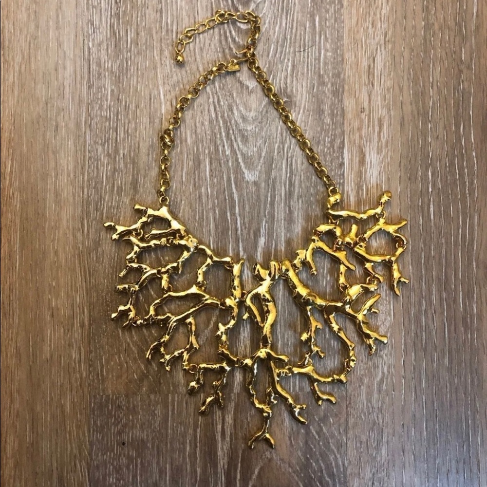 Statement necklace